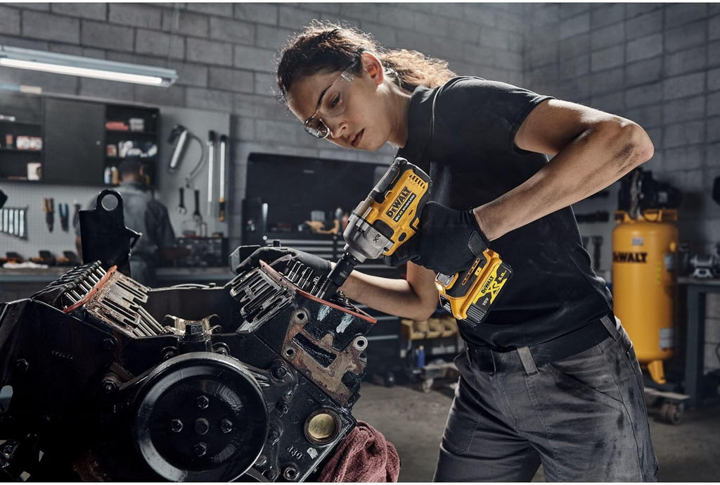 18V XR® Brushless 1/2" Detent Pin Mid Torque Impact Wrench